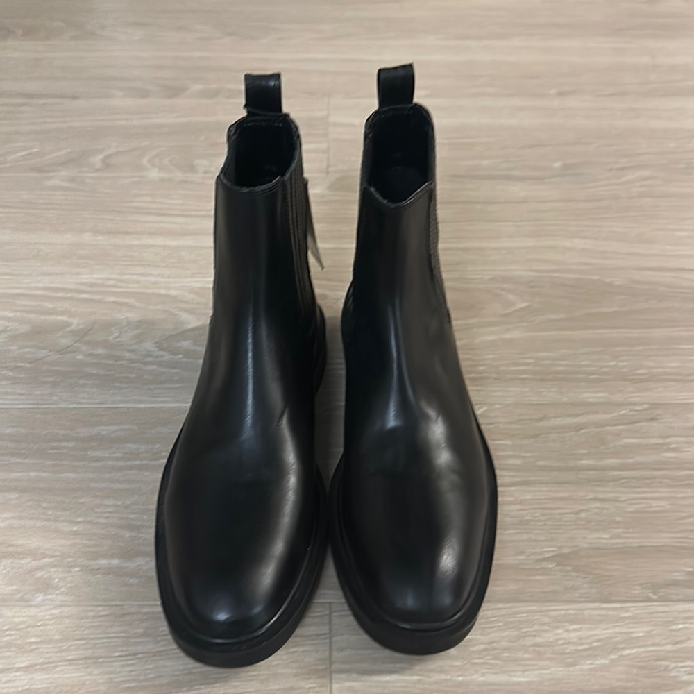 Zara black leather Chelsea ankle boots NWT
